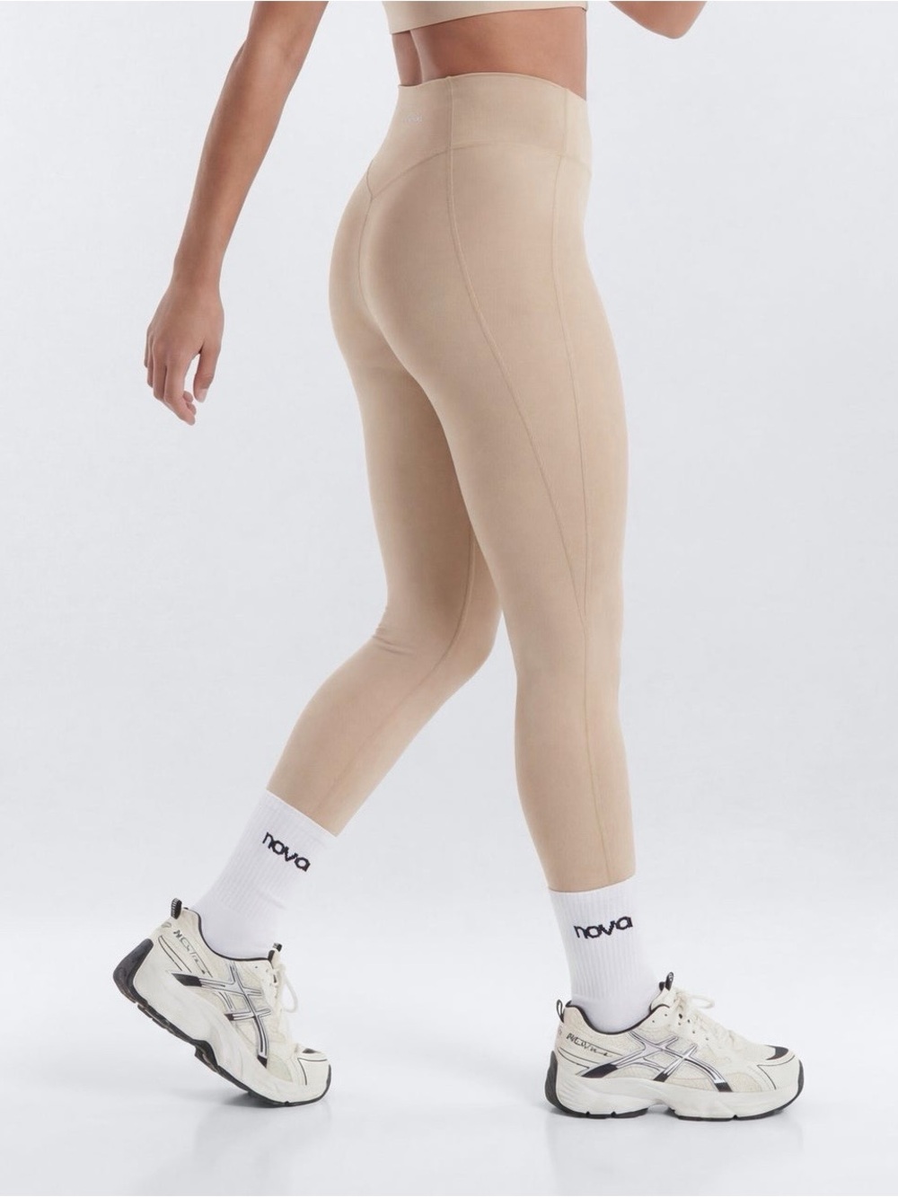 Nova High-Waist Airsculpt leggings — Beige Never Worn